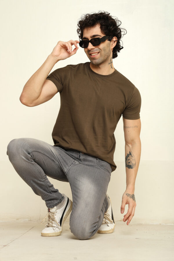Absqura Solid Men Olive Green T-Shirt